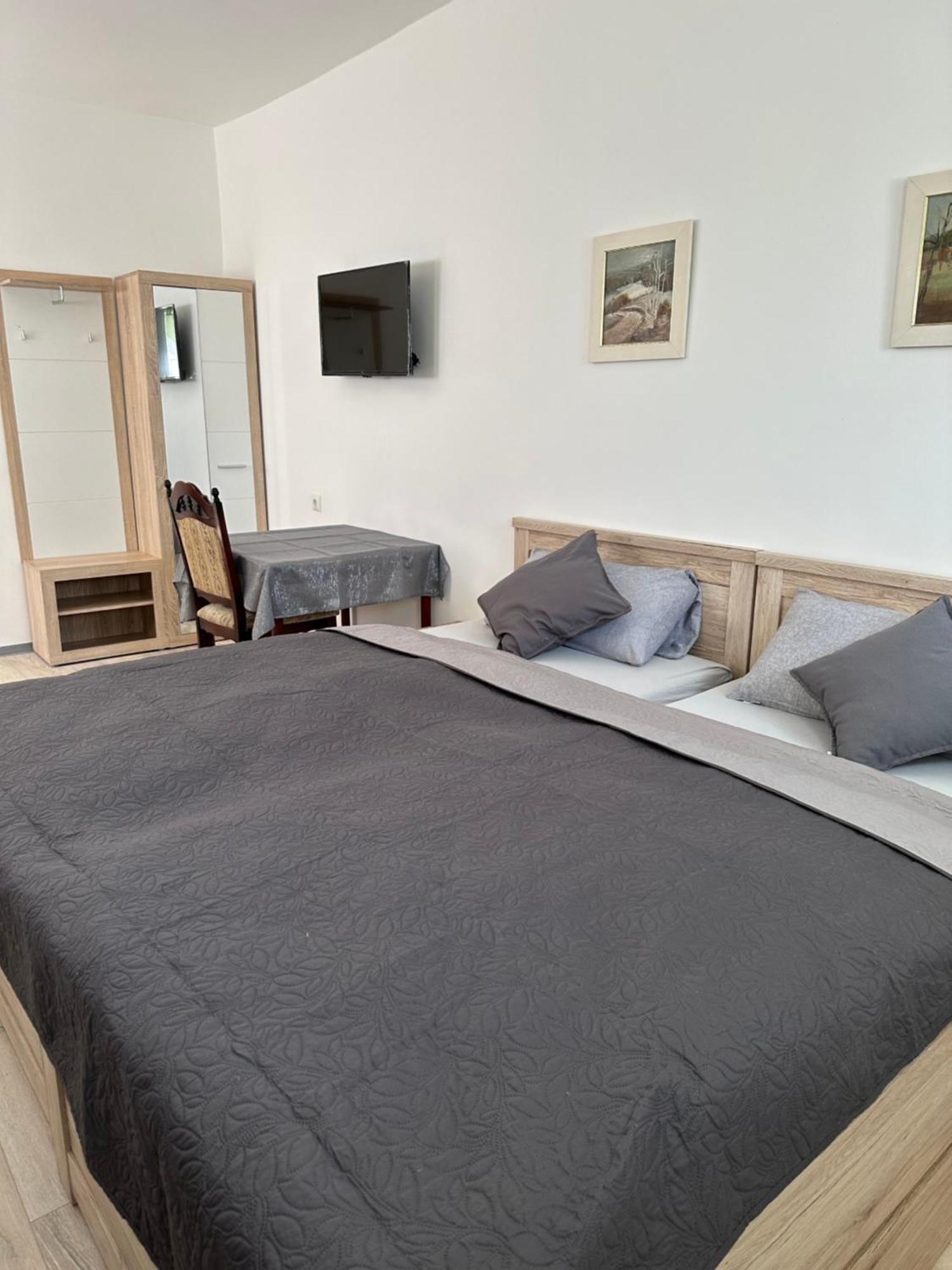 Ein Zimmer Wohnung Am Markt Oelsnitz  外观 照片